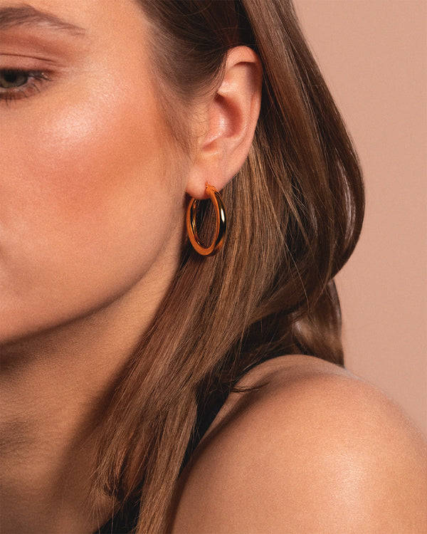 LOLA HOOP EARRINGS・MEDIUM